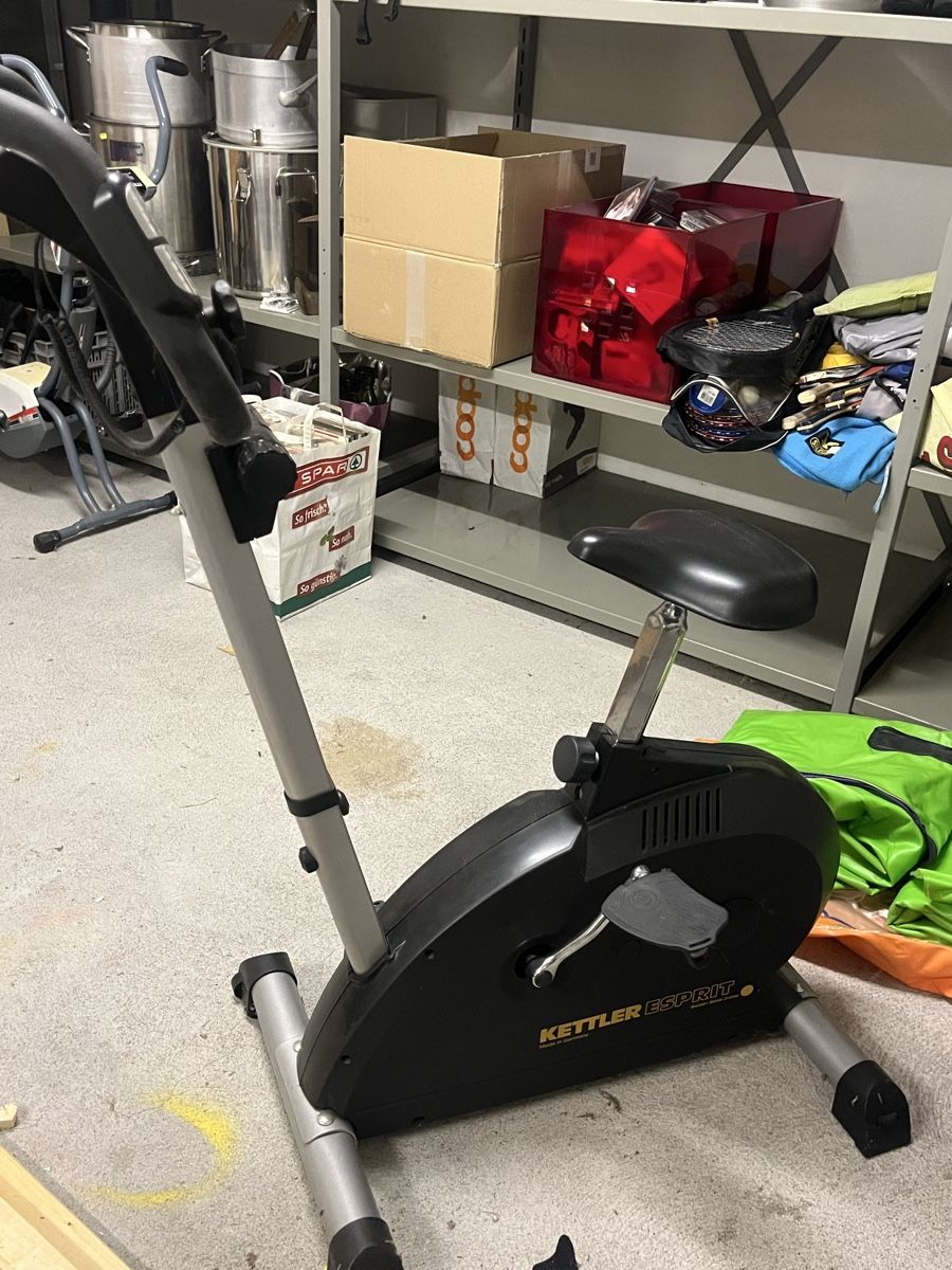 Kettler Vélos d'appartement: Kettler Esprit Heimtrainer gebraucht – D'occasion à Tuggen par wir_pds8