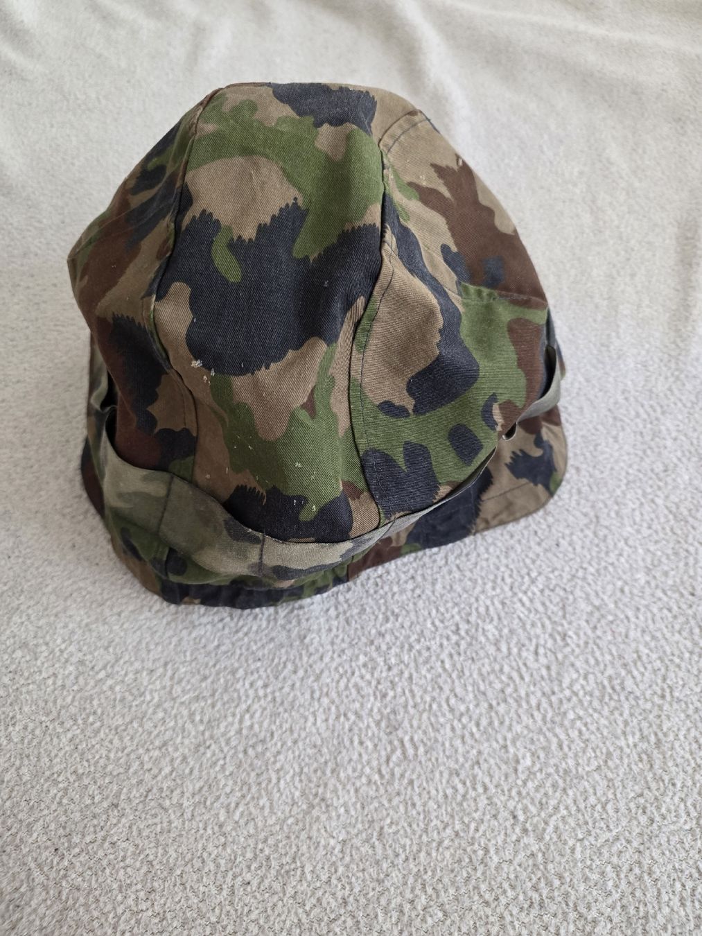 Schweizer Armee Uniformi: Schweizer Armee Helm Überzug Militär – Usato da Dorf venduto da Echo_Elements