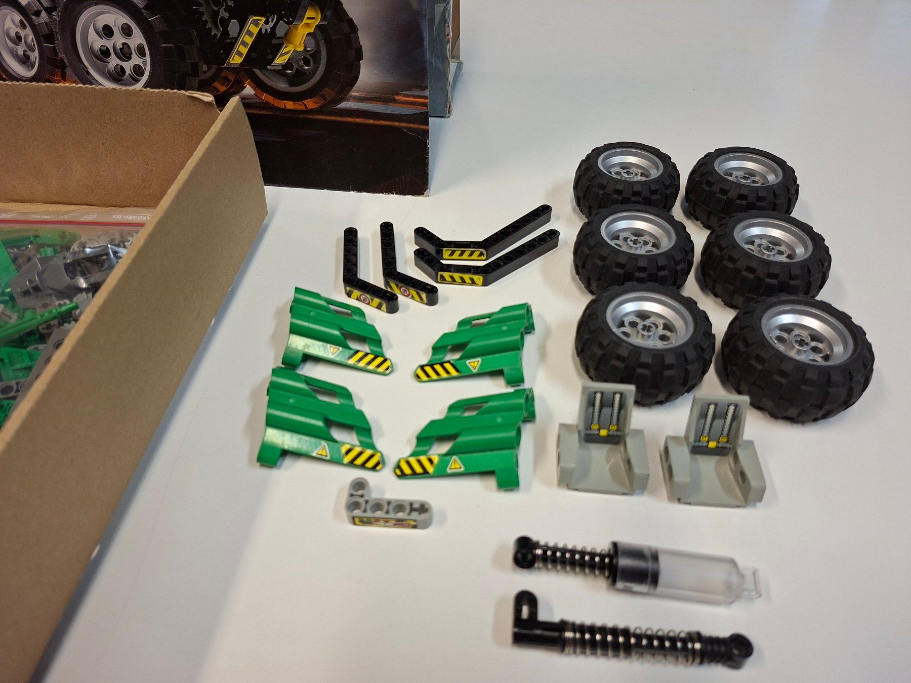 Lego Spielzeuge: Lego 8446 Technic Crane Truck OVP – Gebraucht aus Sils im Domleschg von AMAG_AUDI_ZH 3