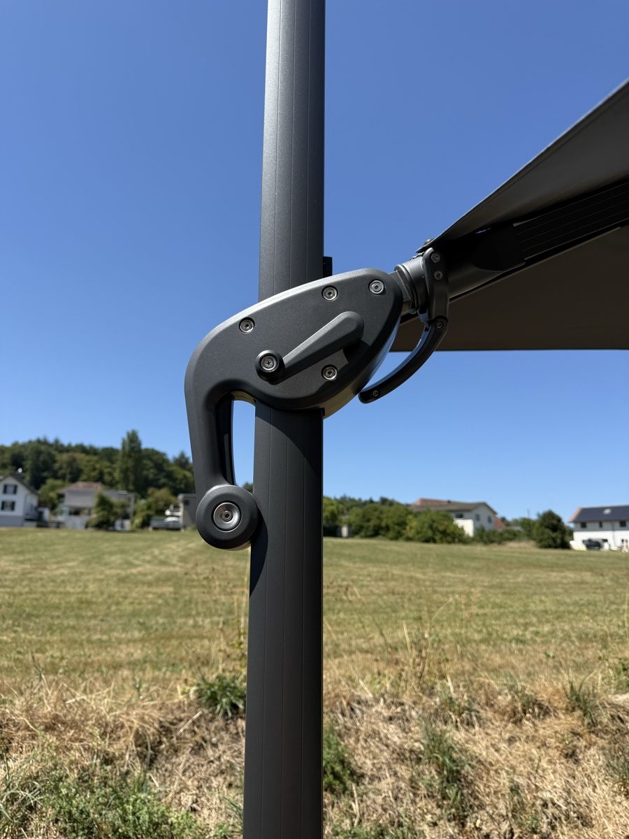Ombrelloni: Ampelsonnenschirm Grau  – Usato da Kölliken venduto da Iridiumblck 3