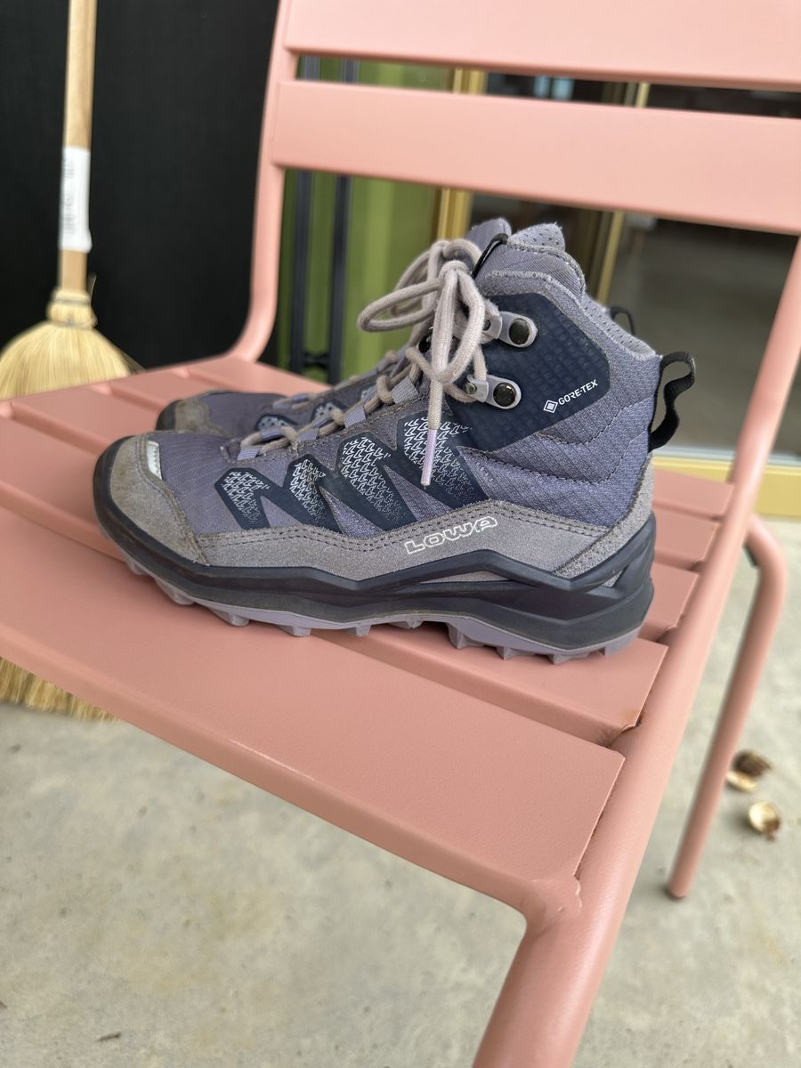 Lowa Scarpe per ragazzi: Lowa Kinder Wanderschuhe Gr. 31 – Usato da Winterthur venduto da pompowerpuff