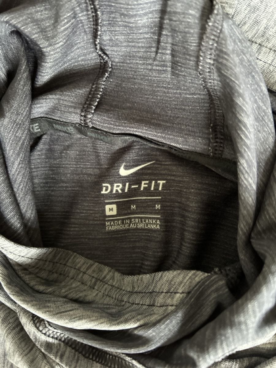 Nike Maglioni & Felpe: Nike langarm T Shirt – Nuovo (secondo la descrizione) da Madetswil venduto da MTR1618 2