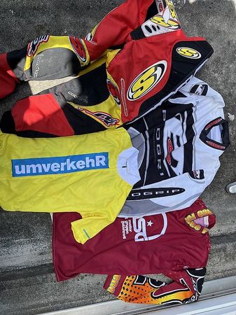 Downwhill/Motocross/Rennrad Kleidung
