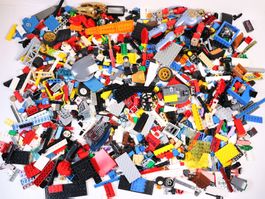 1.5 kg. Legoteile mit Minifiguren