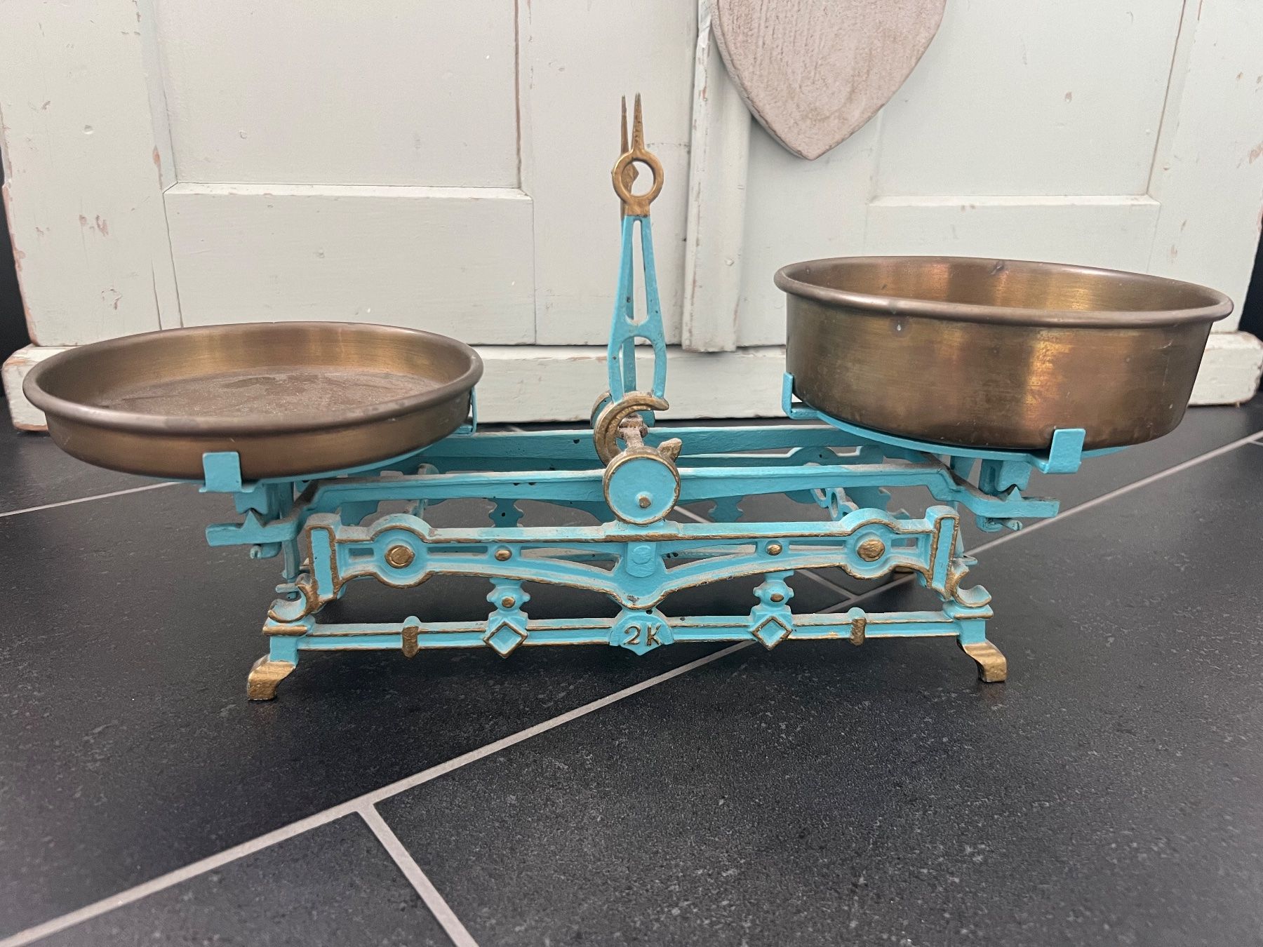 Bilance e pesi: Antike Waage, shabby chic – Usato da Inwil venduto da 27sonnenschein 1