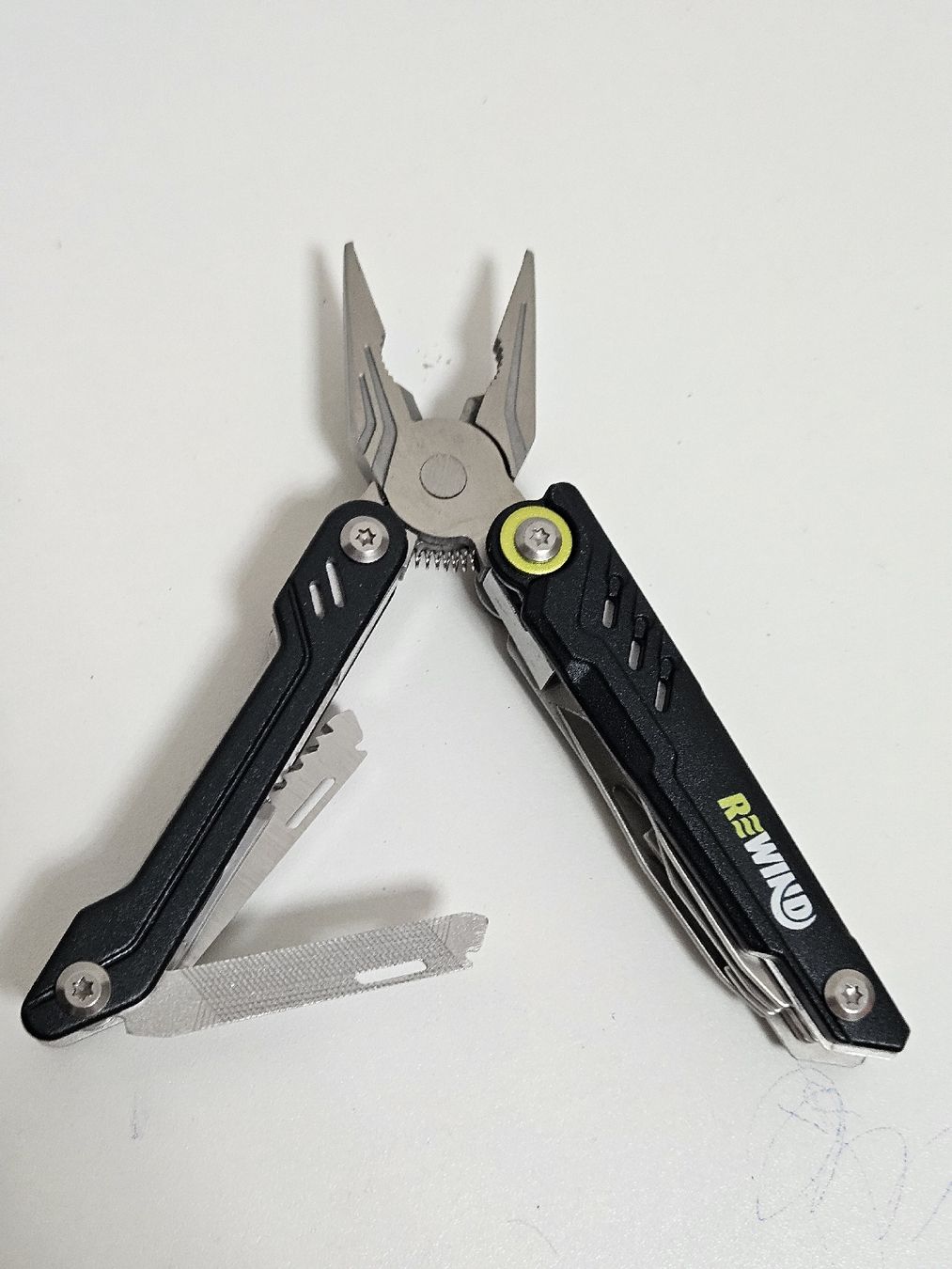 Tous les outils: Multitool Rewind mit Etui schwarz  – D'occasion à Schlieren par Bestleo