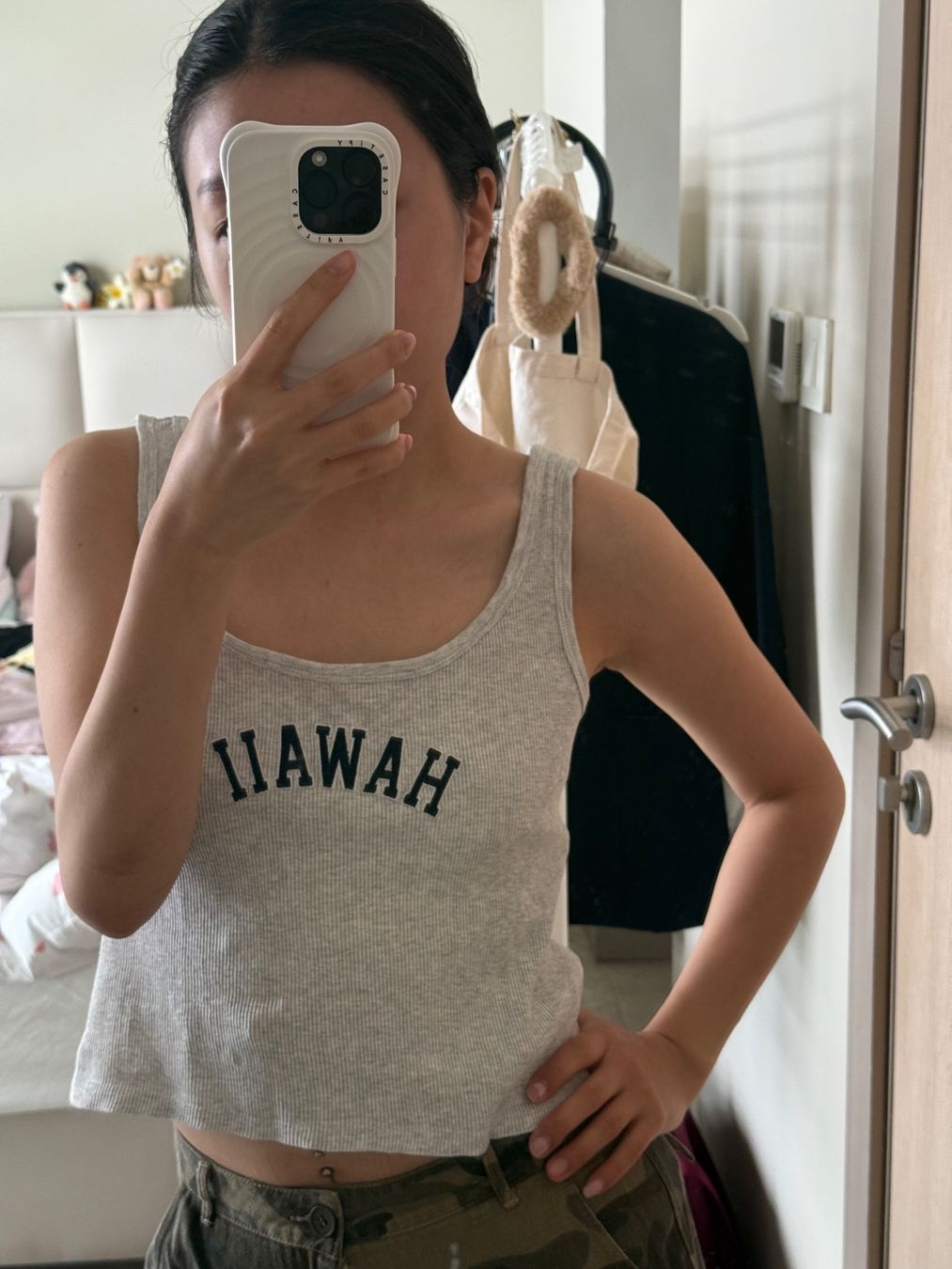 Brandy Melville Top: Brandy Melville Hawaii tank top – Usato da Zürich venduto da dam_t7hk