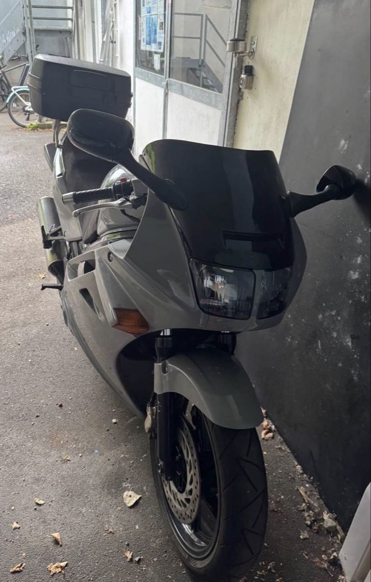 Honda Strada: Honda VFR 750 – Usato da Wald ZH venduto da Irishmen 1