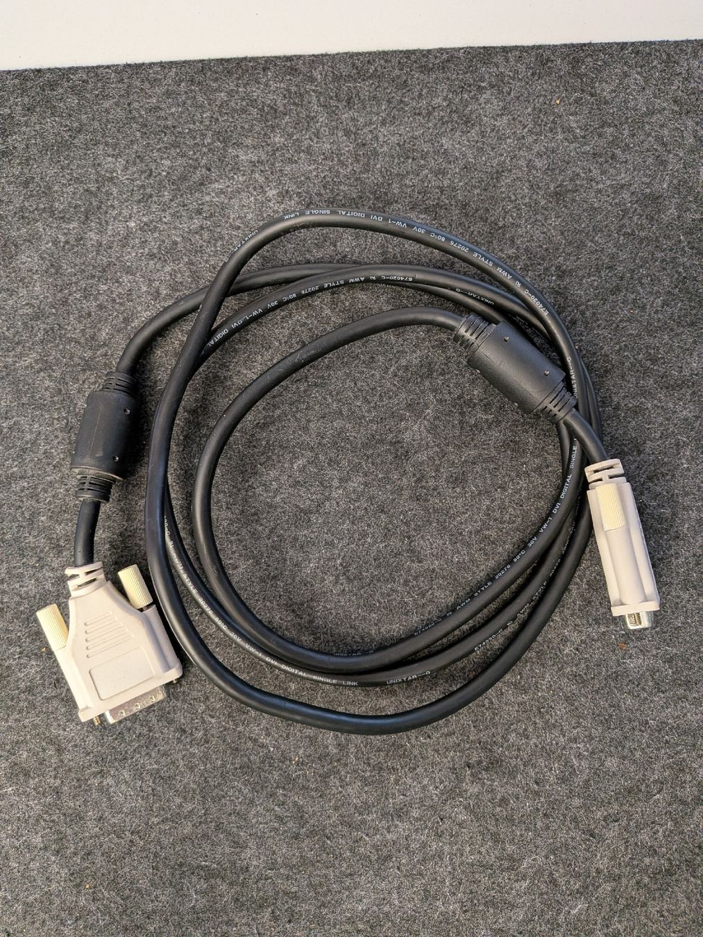 Kabel:  4x PC Kabel DVI USB 3.0 – Kabel Set – Gebraucht aus Interlaken von EvoCardNest