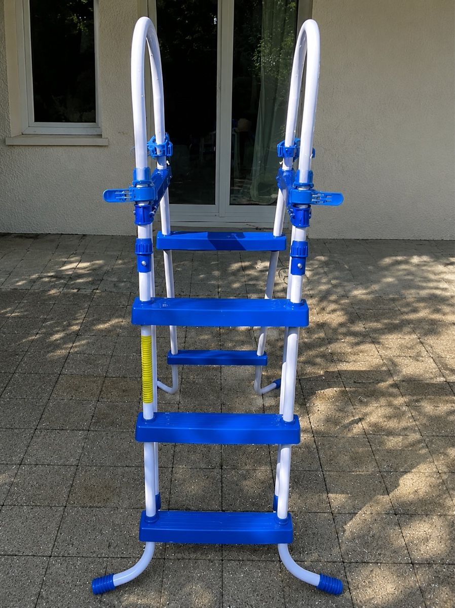 Bestway Schwimmbad: Poolleiter Aluminium blau weiss 3 Stufen – Gebraucht aus Küsnacht ZH von blu_l6st 1