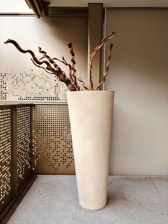 Sehr dekorative Bodenvase Betonoptik Vintage Deko 120cm hoch (Gebraucht) in Kriens für CHF 150 – nur Abholung auf Ricardo kaufen