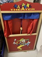 Kasperlitheater aus Holz, gebraucht, für fantasievolle Kids