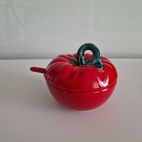 Zuckerdose aus Keramik in Tomatenform mit Deckel und Löffel