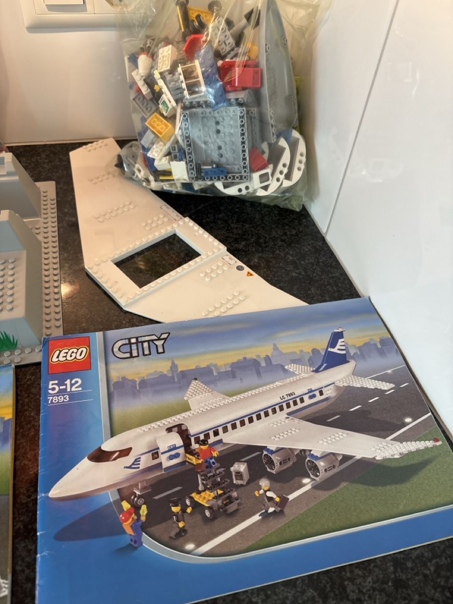 Lego Kit di costruzioni: 8 lego City Sets – Usato da Herisau venduto da men_9hwl