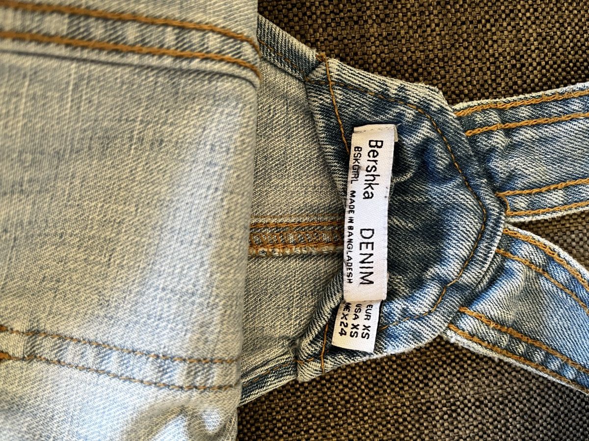 Bershka Tute: Salopette jean Bershka – Nuovo (secondo la descrizione) da Genève venduto da toandfrom 1
