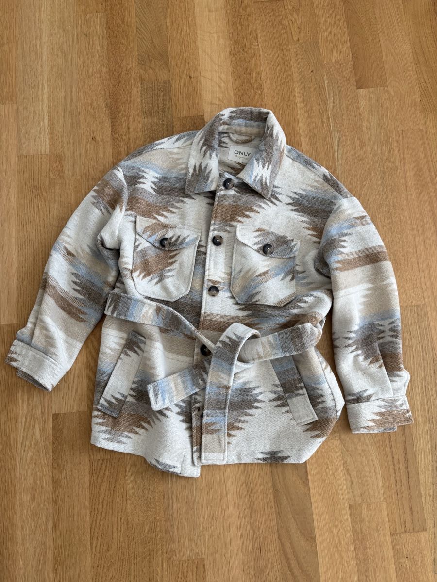 Only Giacche: ONLY Übergangsjacke mit Gürtel, Gr. S – Usato da Remetschwil venduto da est_zk69