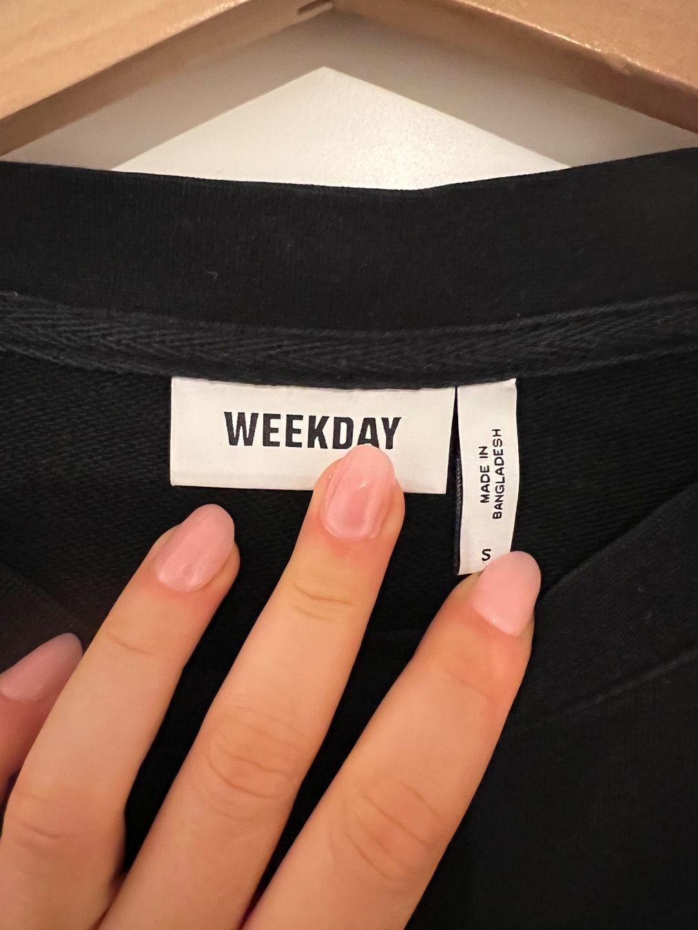 Weekday Pullover & Sweatshirts: schwarzer Pullover – Gebraucht aus Erlenbach von paulina.rad 1