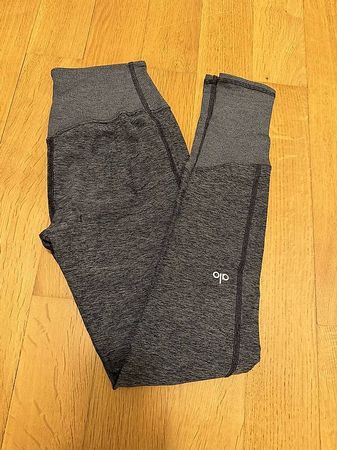 Alo Yoga Leggins grau