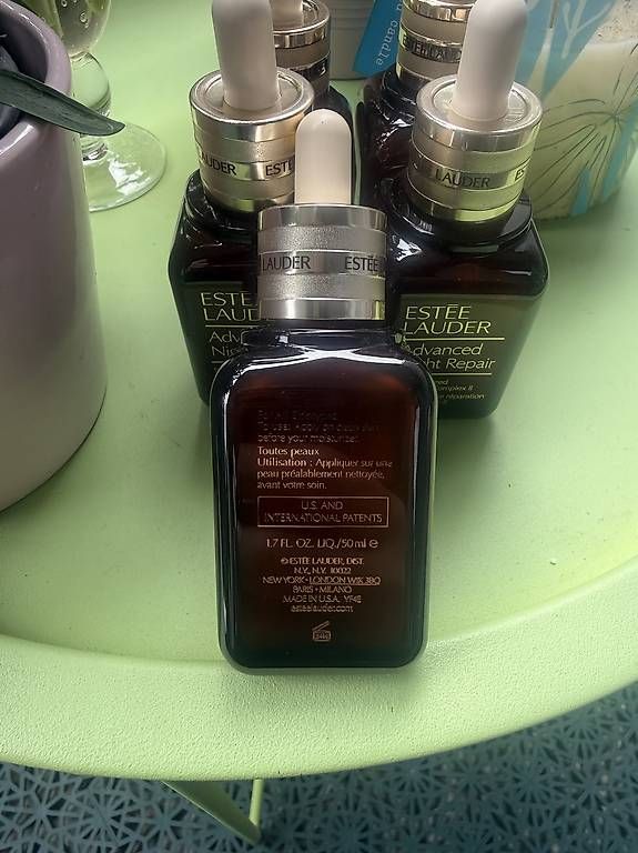 Cura del viso: Estee Lauder Serum – Nuovo (secondo la descrizione) da Zürich venduto da pinish 1