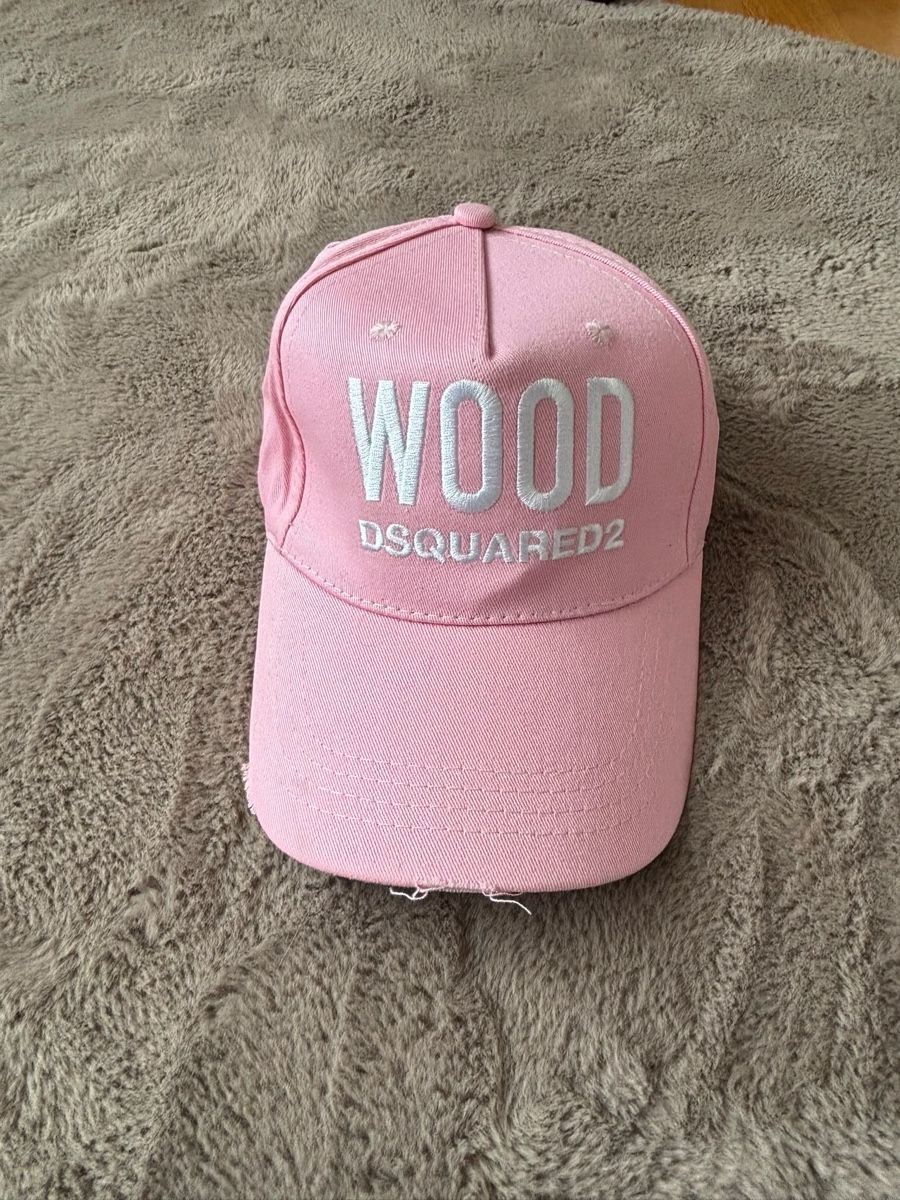 Dsquared2 Autres vêtements & accessoires: Kappe Rosa DSquared2 WOOD verstellbar – Neuf (Voir description) à Balgach par Miisarah