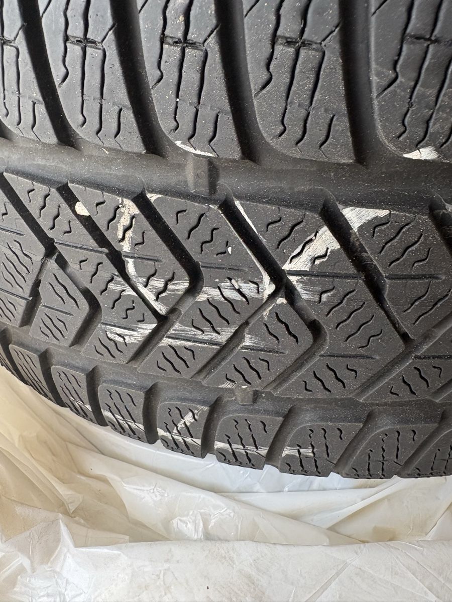 Pneus & Roues: Winterreifen 225/45 R17 9IH – D'occasion à Gretzenbach par Dixy12 1