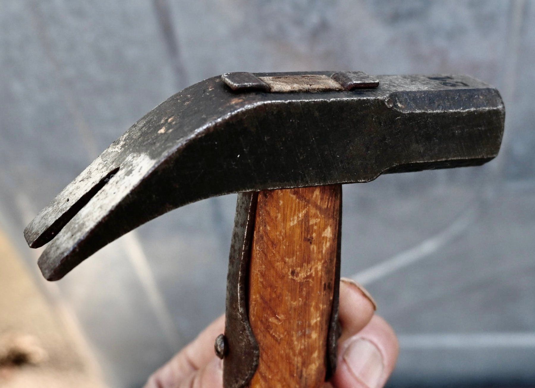Tutti gli attrezzi: Antiker SCHUSTERHAMMER punziert 21 länge 31cm – Usato da Pfaffhausen venduto da mono_rec 3