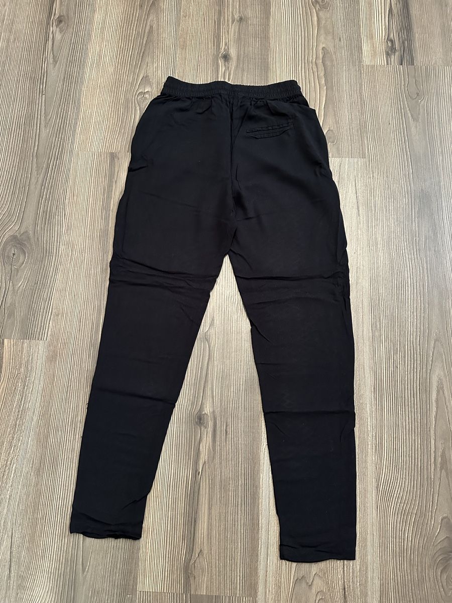 Only Pantaloni: Stoffhose schwarz Only Petite Gr. 32 – Usato da Schaanwald venduto da ael248 3