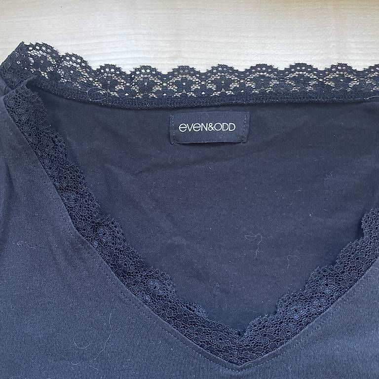Top: Crop top S – Usato da Itingen venduto da alexasoldie 1