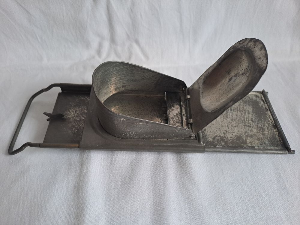 ANTIKE kleinere Gemüse-Raffel / Vintage (Gebraucht) in unteriberg für ...