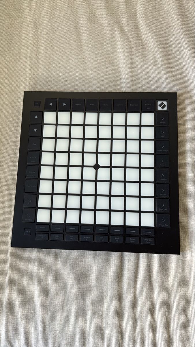 Novation Strumenti musicali: Novation Launchpad Pro MIDI Controller Wie neu – Nuovo (secondo la descrizione) da Zürich venduto da dia_lss7