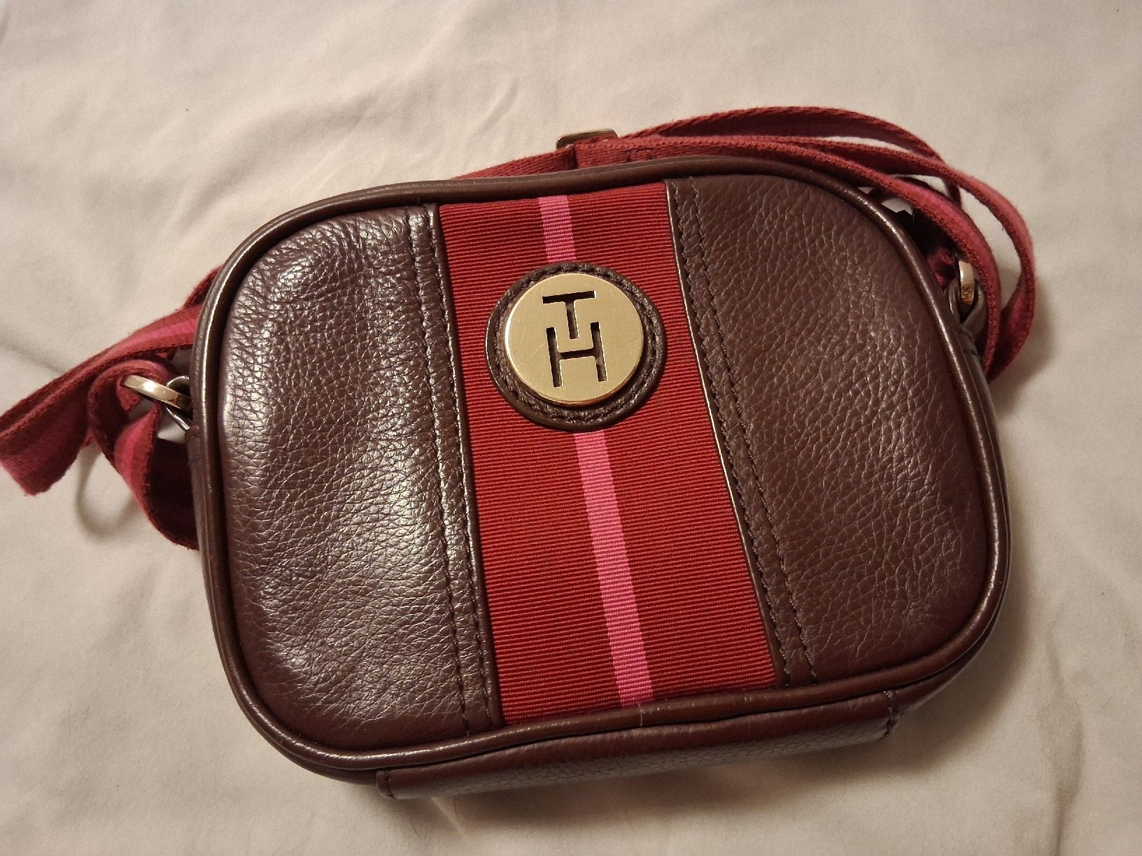 Tommy Hilfiger Taschen für Damen: Tommy Hilfiger Tasche – Gebraucht aus Brittnau von Gismo2012
