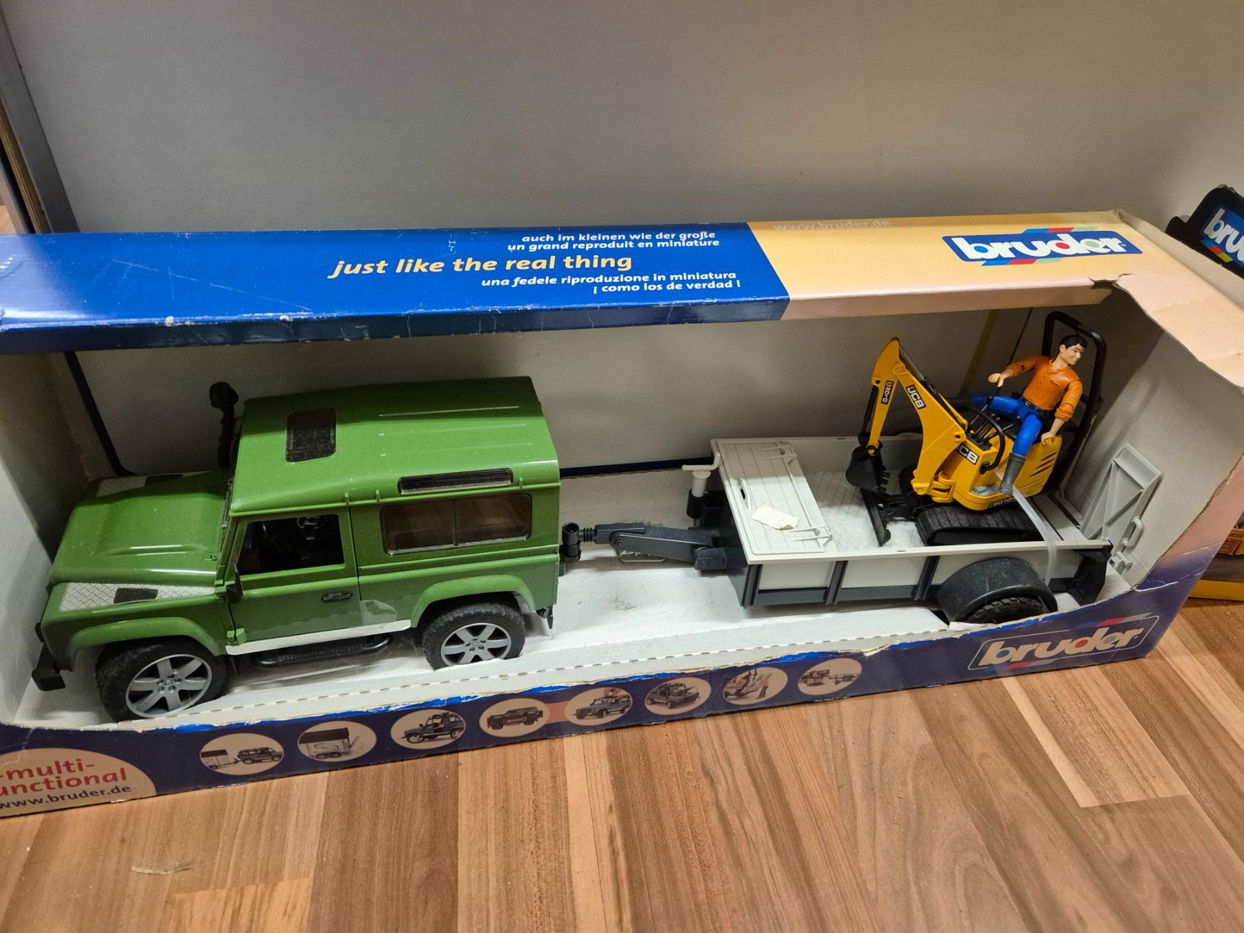 Bruder Spielzeuge: Bruder Jeep mit Anhänger und Bagger – Neu und originalverpackt aus Schwarzenburg von Flamingo07