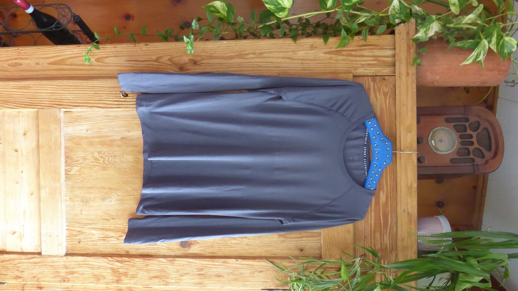 Maglioni & Felpe: Sport ESSENTIAL Sweatshirt Gr M – Usato da Sargans venduto da Benziner 2
