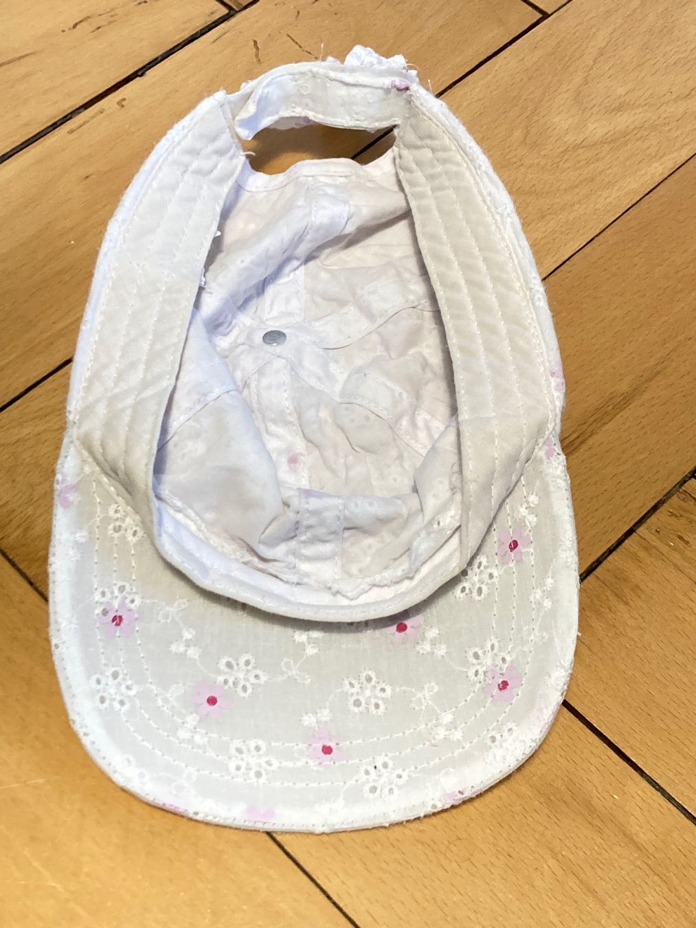 Hüte, Mützen & Caps: Cap with Flowers Embroidery Sz S – Gebraucht aus Zürich von le_souk 5
