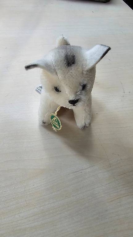 Giocattoli: Hermann-Coburg historische Miniatur Sitz-Katze – Usato da Hunzenschwil venduto da Matthinique