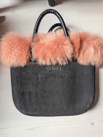 O Bag noir, garniture fourrure pêche, parfait pour l'hiver!