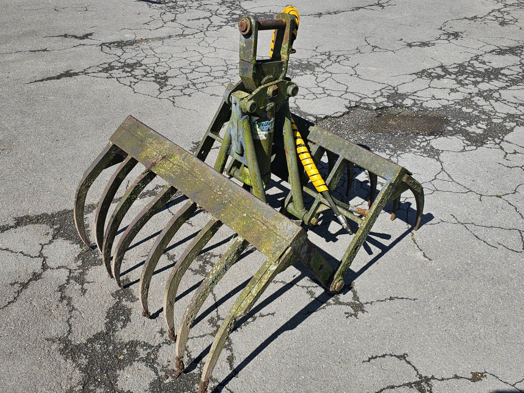 Gru: fourche a fumier hydraulique – Usato da Yvonand venduto da Li_poch 2