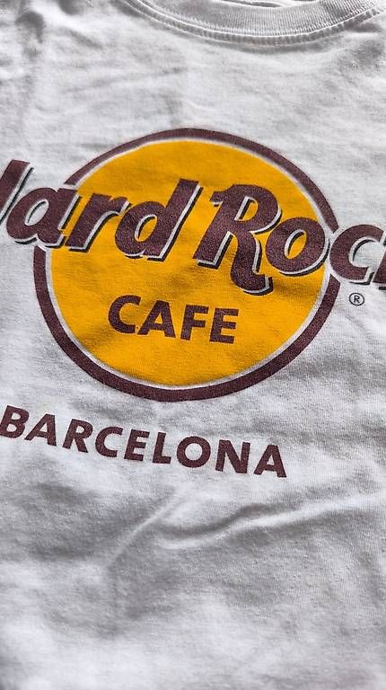 Hard Rock Cafe T-shirt: Hard Rock Cafe Barcelona – Usato da Ossingen venduto da kro_nrz6 1