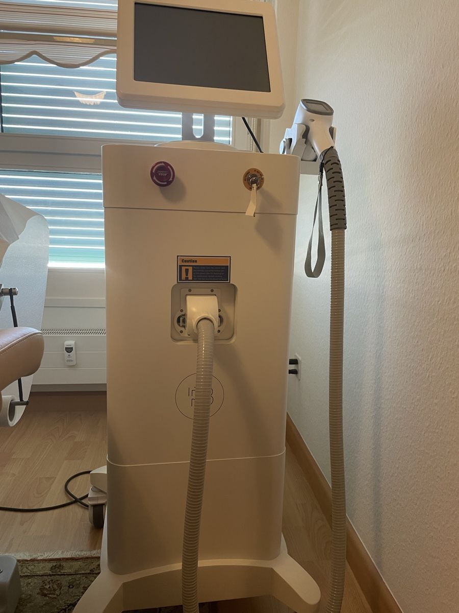 Attrezzature mediche: Diodenlaser - Dauerhafte Haarentfernung – Nuovo (secondo la descrizione) da Oensingen venduto da Asran