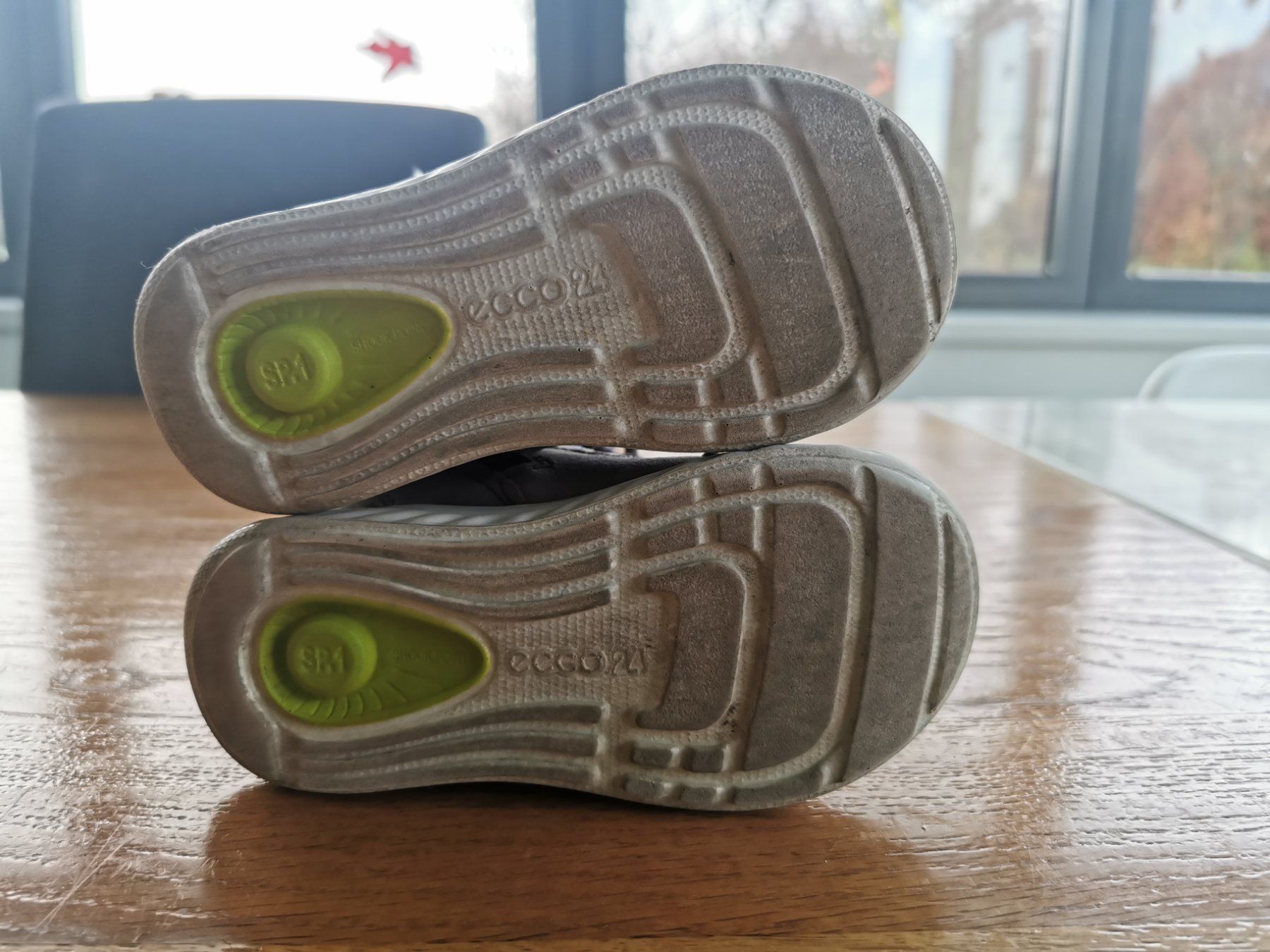 Ecco Scarpe per ragazze: Ecco Goretex Winterschuhe Gr. 24 – Usato da Ennetmoos venduto da jol_y96x 1