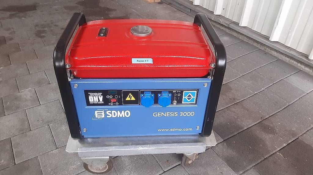 Generatori di corrente: Stromgenerator SDMO Genesis 3000  Service mit Wagen – Usato da Rothenthurm venduto da DS12A