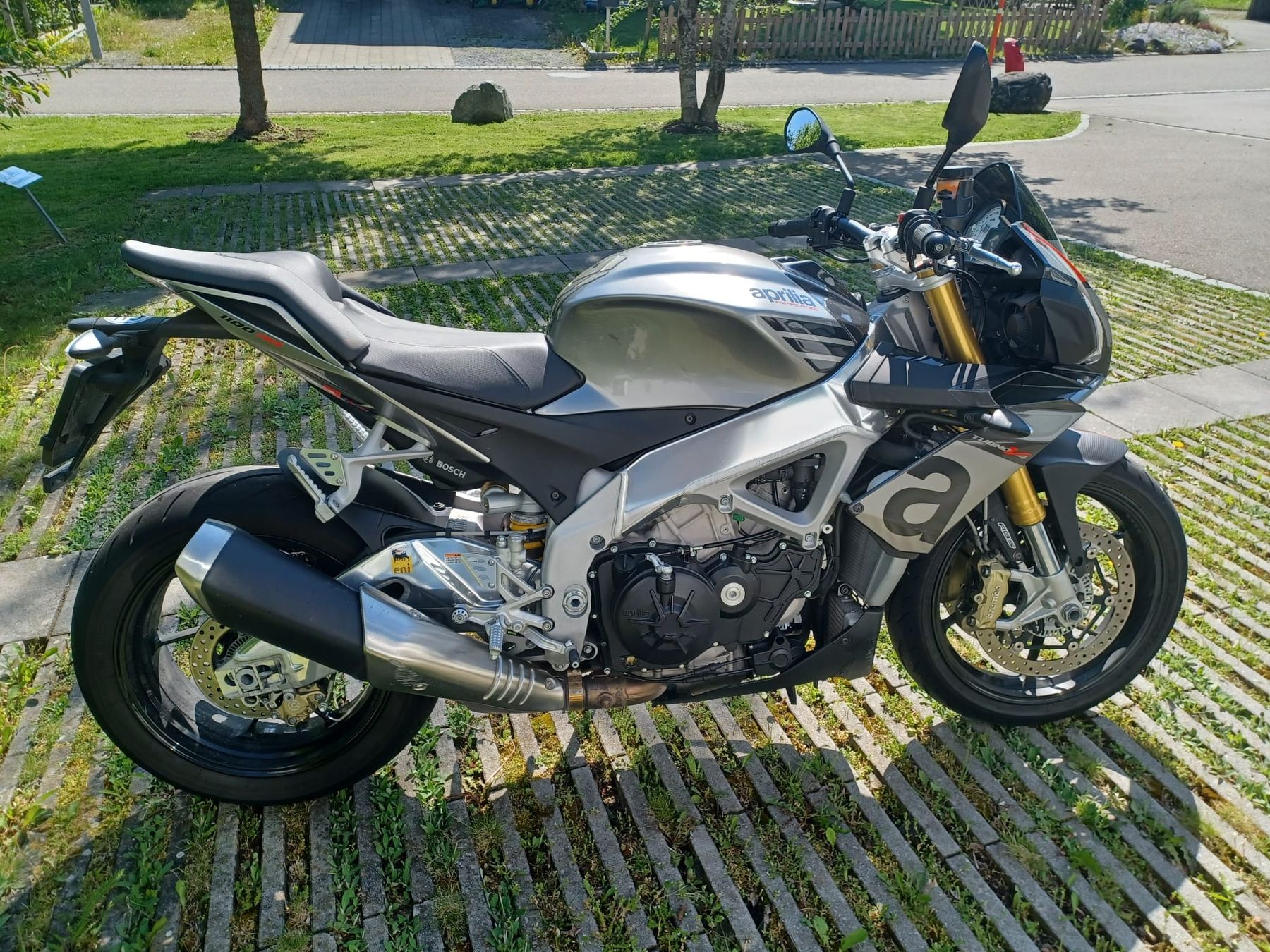Strada: Aprilia Tuono 1100 V4 2015 – Usato da Bichelsee venduto da patty028