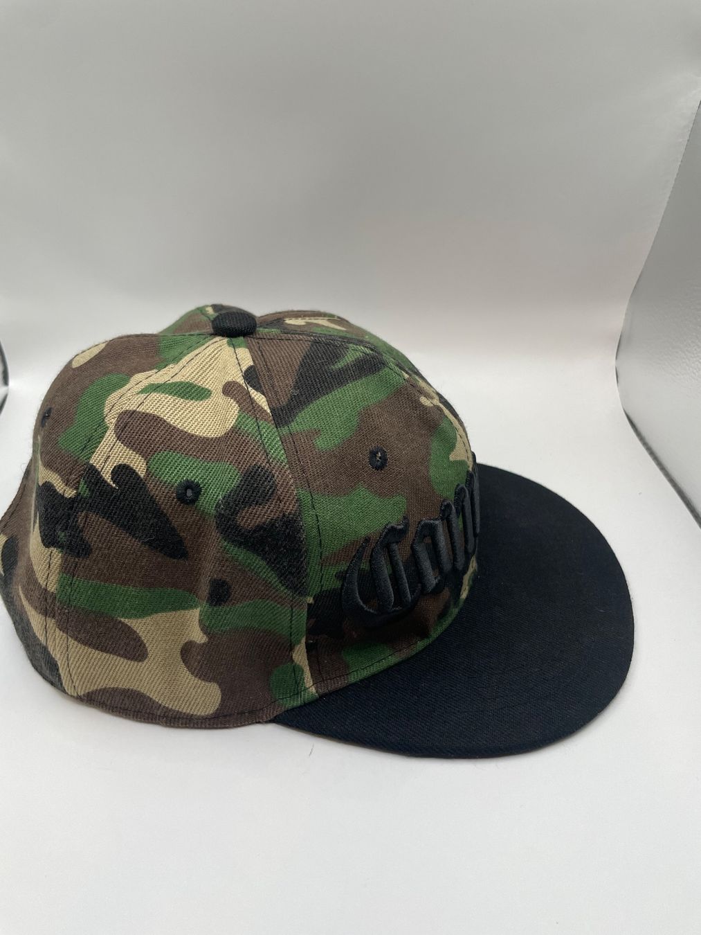 Lotti di vestiti: 1X Compton Cap 1X Graffiti Baseball cap , Camouflage Muster. – Usato da Bubikon venduto da SwissSecondLife 2