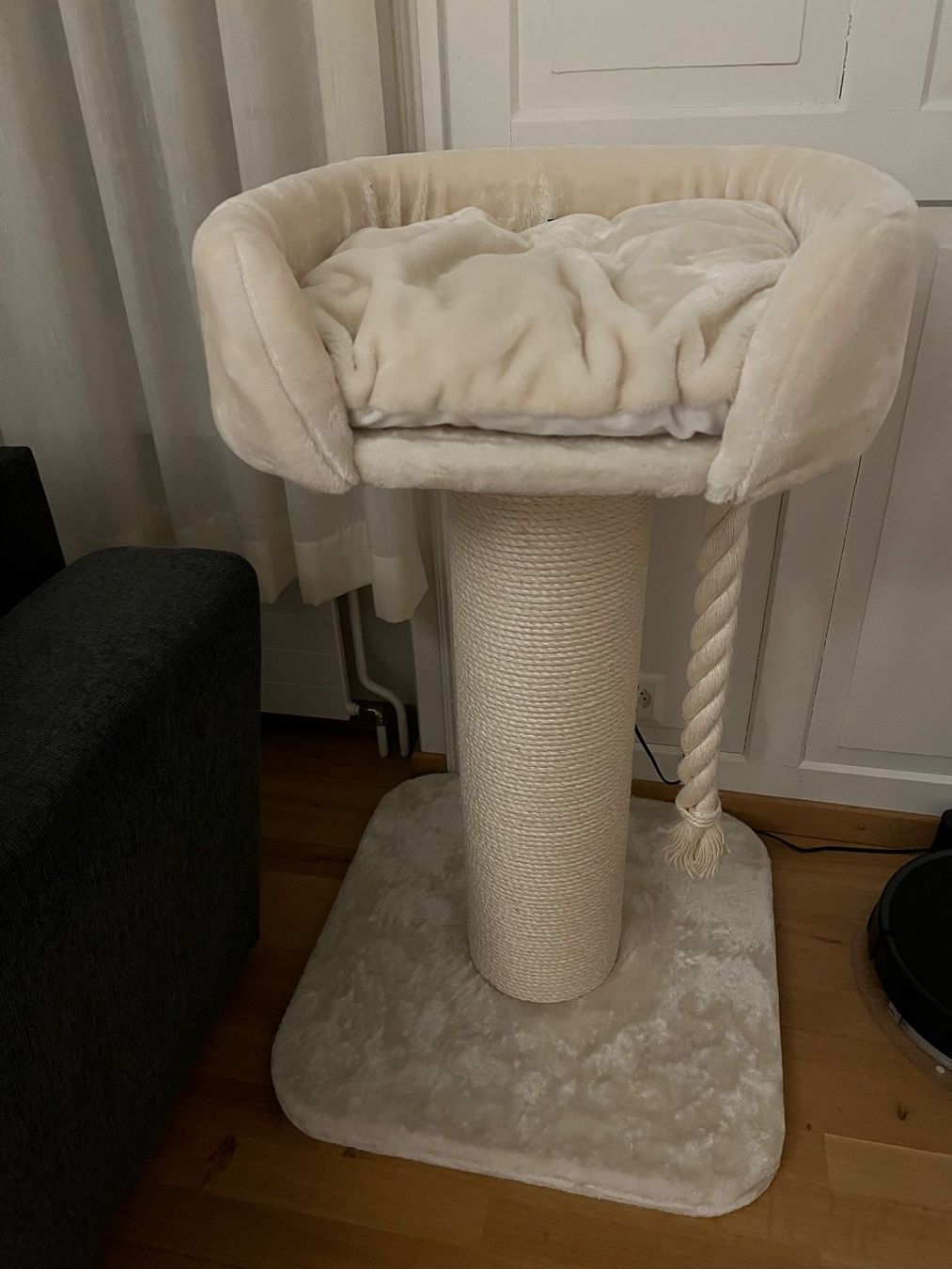 Katzenbaum - Kratzbaum: Kratzbaum mit Kuschelbett, neuwertig – Neu (gemäss Beschreibung) aus Stäfa von PatrickOO7