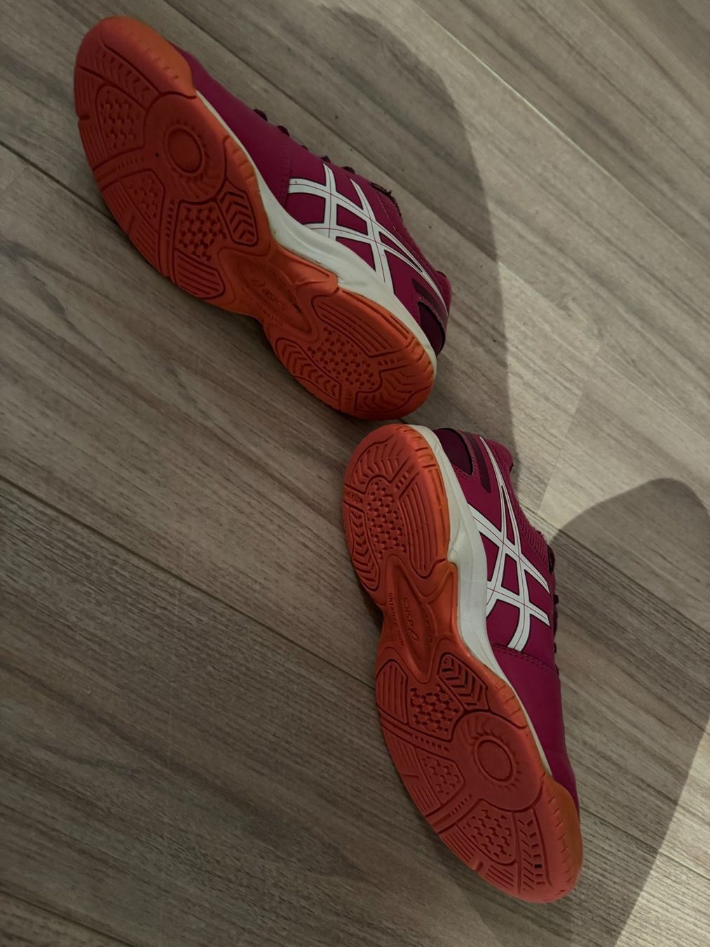 Asics Scarpe per ragazze: ASICS Turnschuhe Gr. 36 pink – Usato da Bonstetten venduto da VCLS 4