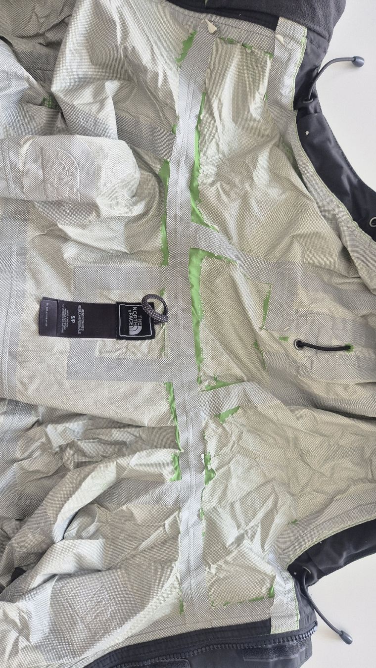 Giacche: North Face Regenjacke Grün – Usato da Basel venduto da svonscha 1
