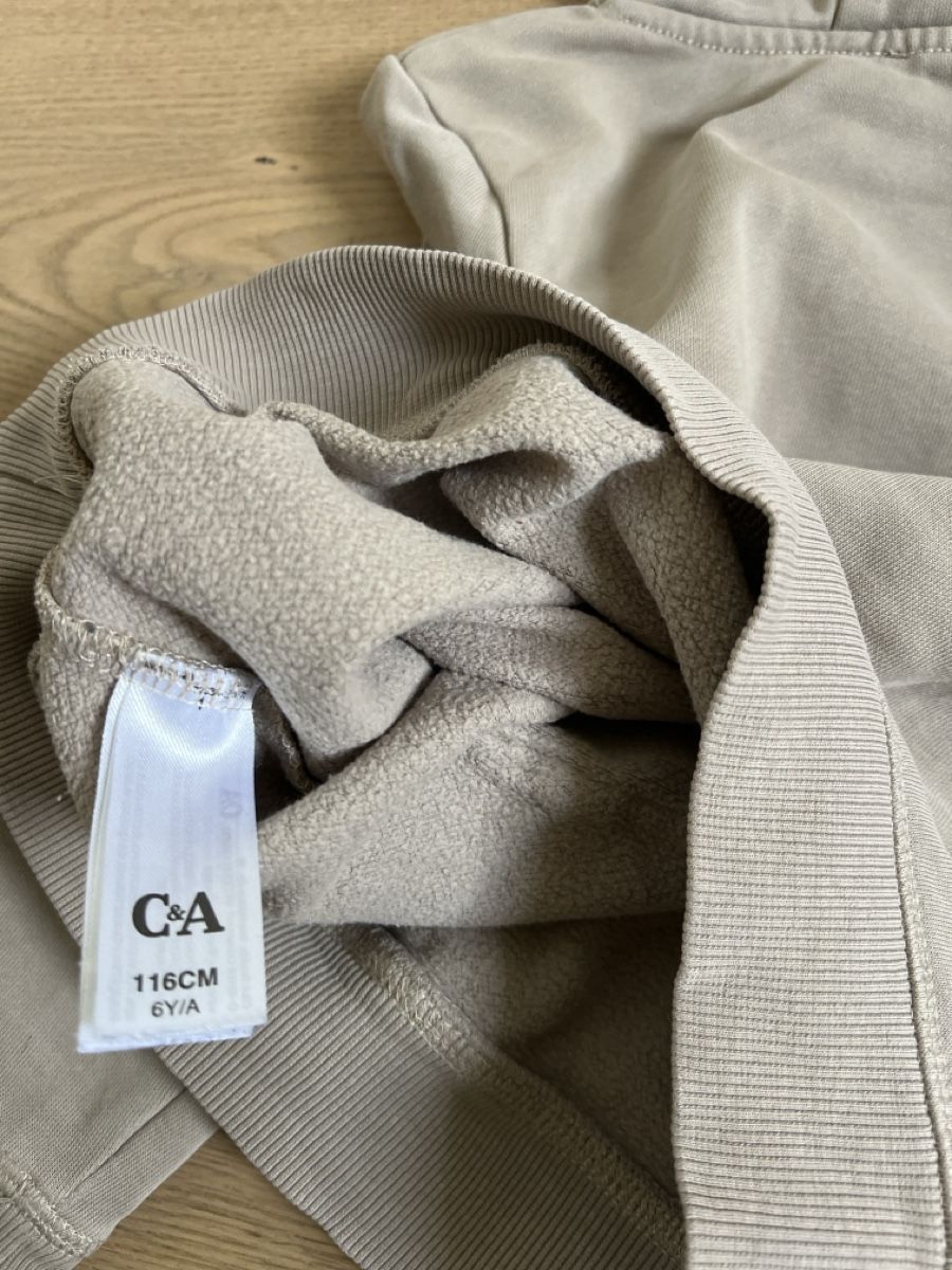 Maglioni & Felpe: C&A Hoodie Dino 🦖 Pulli Pullover Gr 98/110  – Usato da Oensingen venduto da katepe 3
