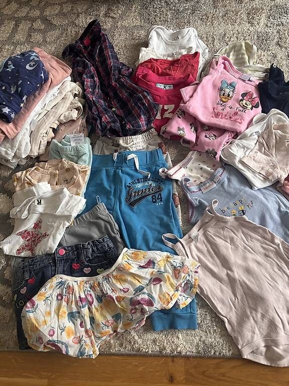 Lotti & Set di vestiti: Sommerkleiderpaket Gr 86-92 – Usato da Zürich venduto da Brooke 1