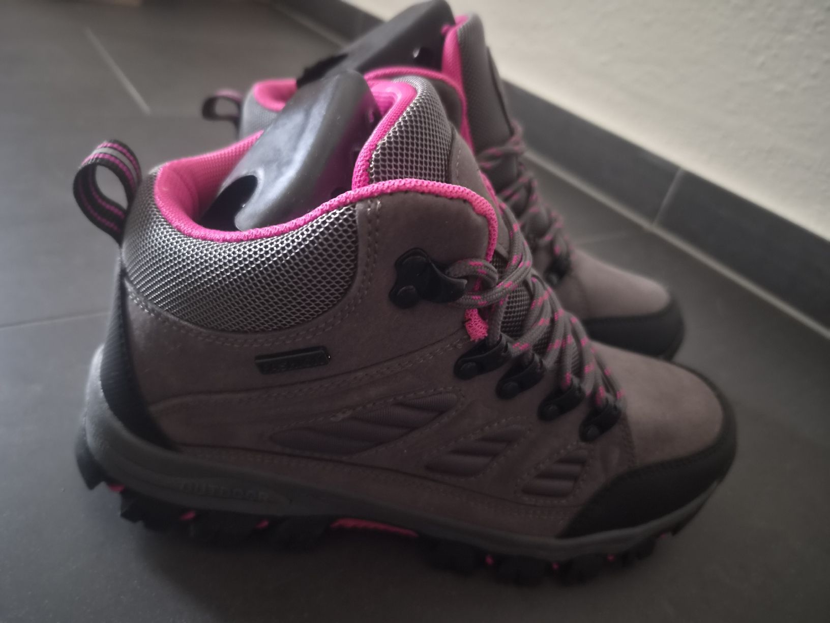 Scarpe da uomo: Wanderschuhe 38/39 Trekkingschuhe Wandern Schuh – Nuovo (secondo la descrizione) da Pratteln venduto da madi1990 1