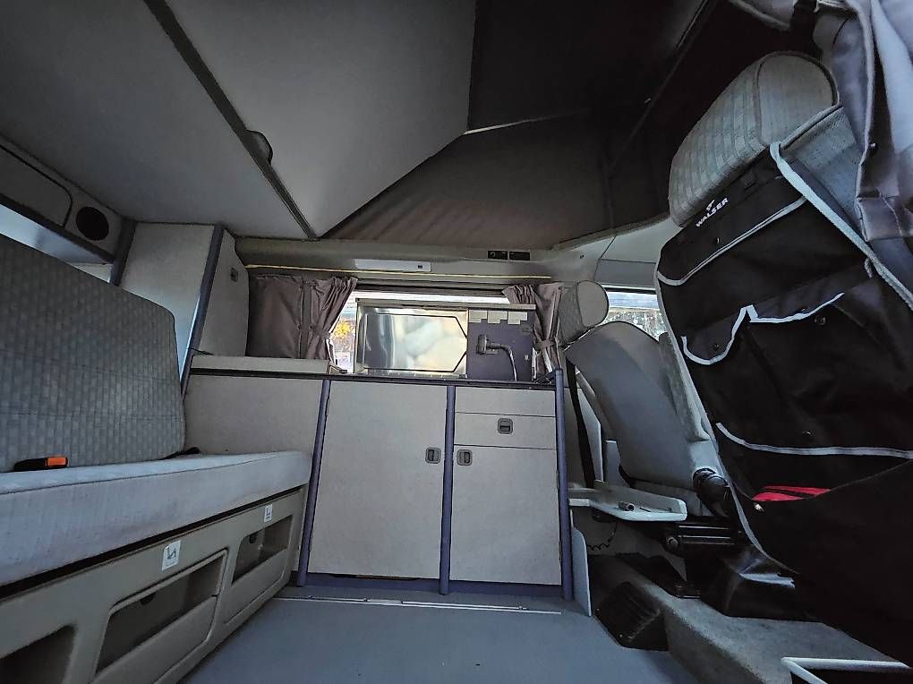 Veicoli da campeggio: VW T4 California Coach – Usato da Wünnewil venduto da Mechi02 3